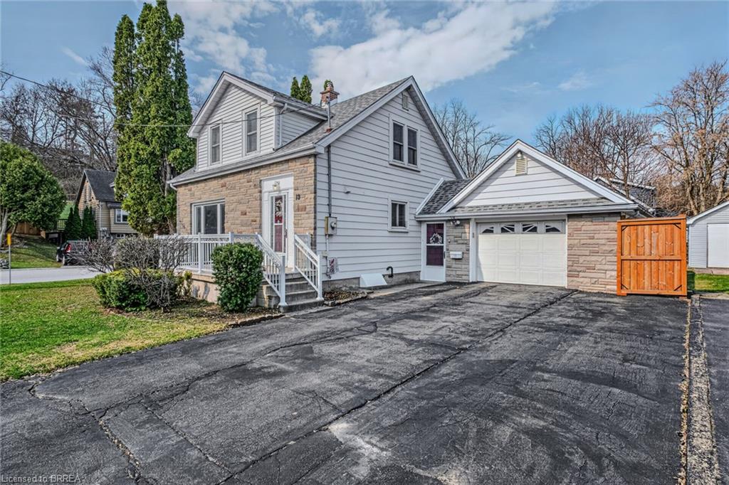 19 Lyndsay Street, Old West Brant, Brantford