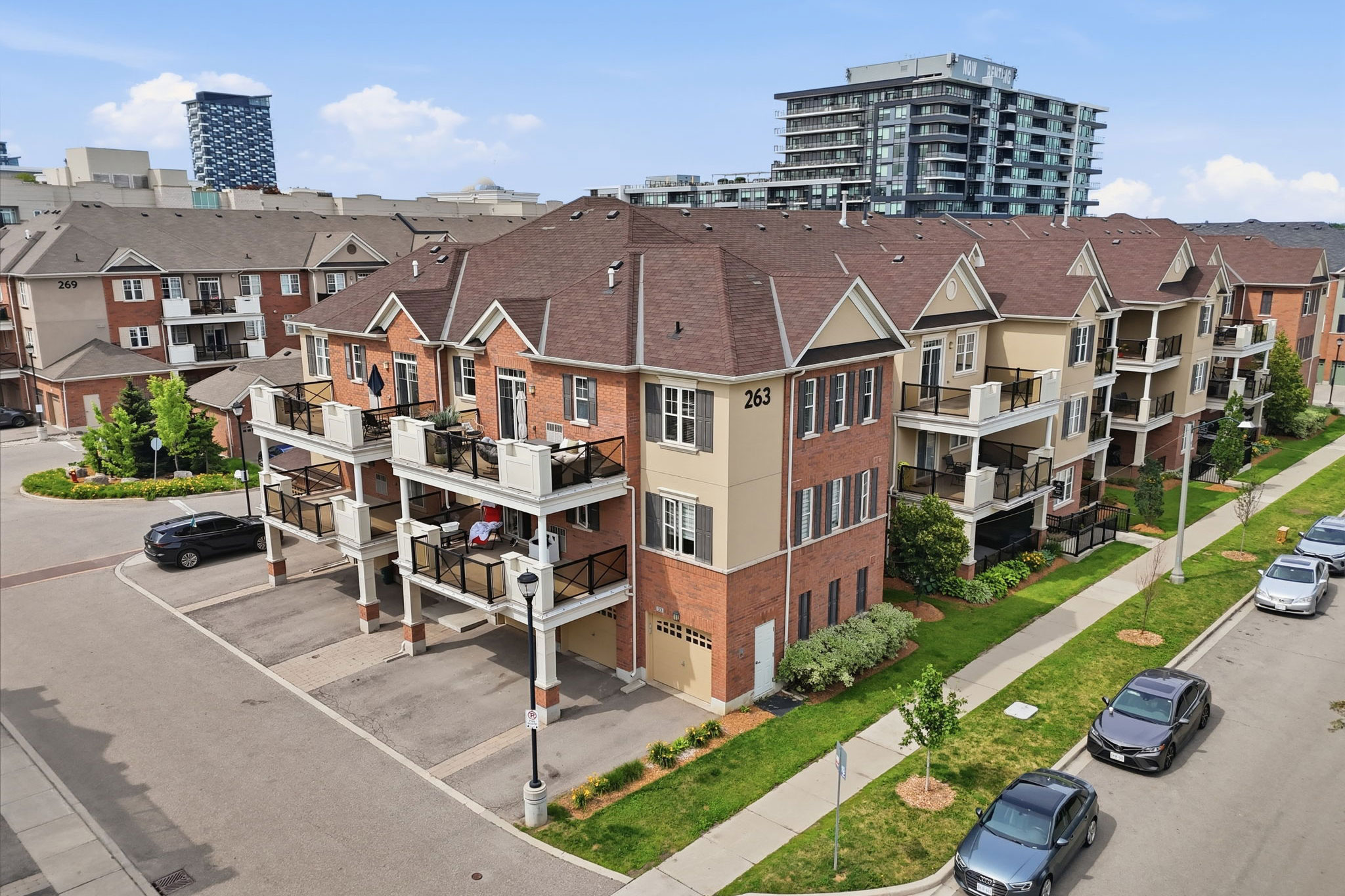 263 Georgian Drive, Unit #306, Oakville