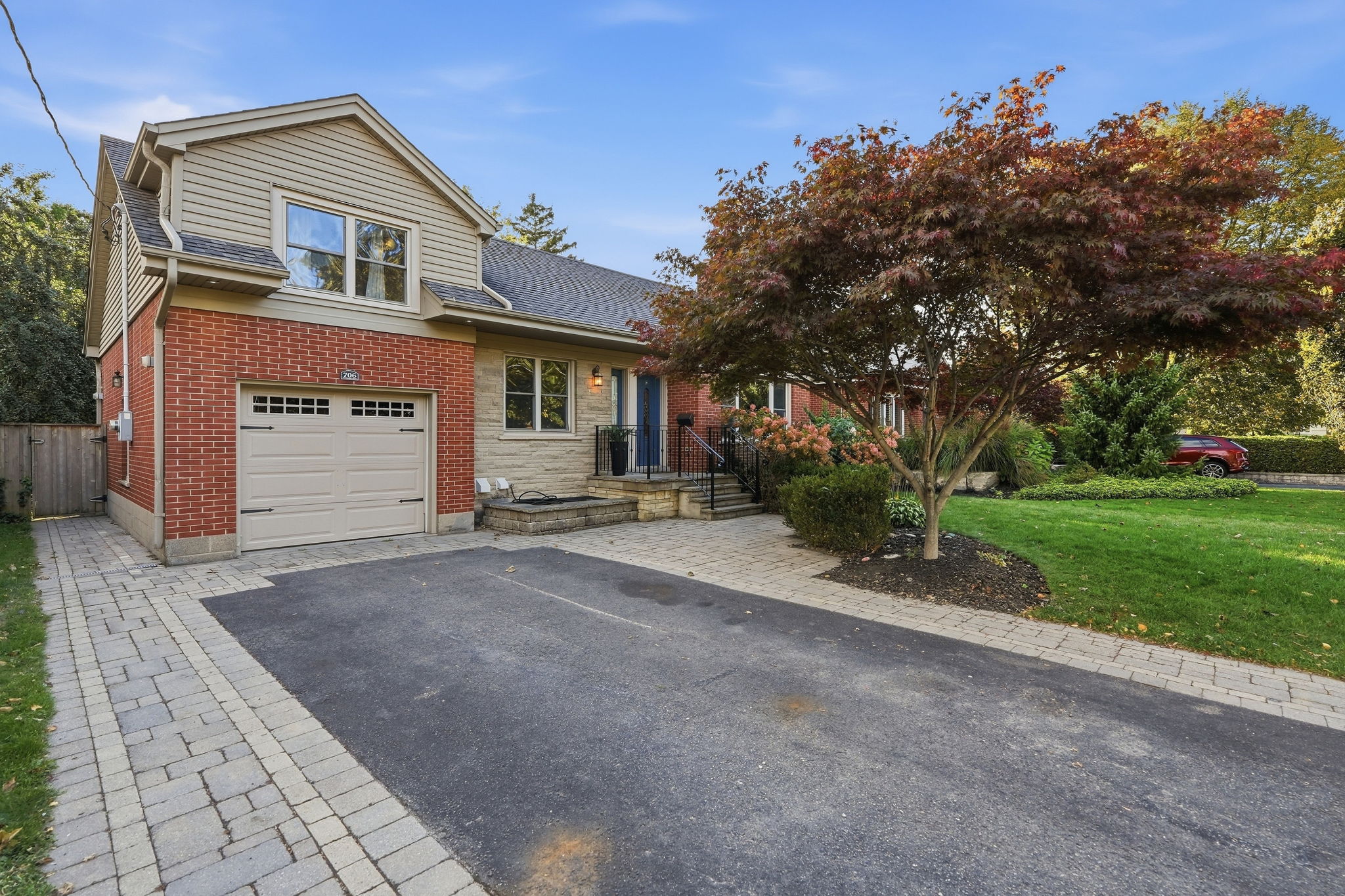 706 Brentwood Drive, Burlington
